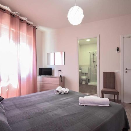 Hotel La Pineta Карара Екстериор снимка