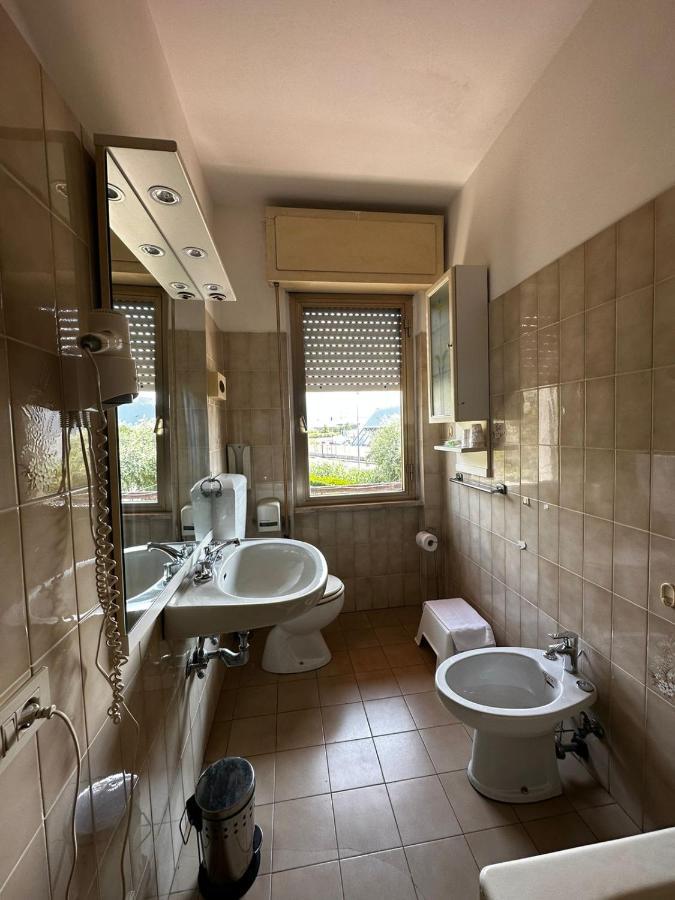 Hotel La Pineta Карара Екстериор снимка