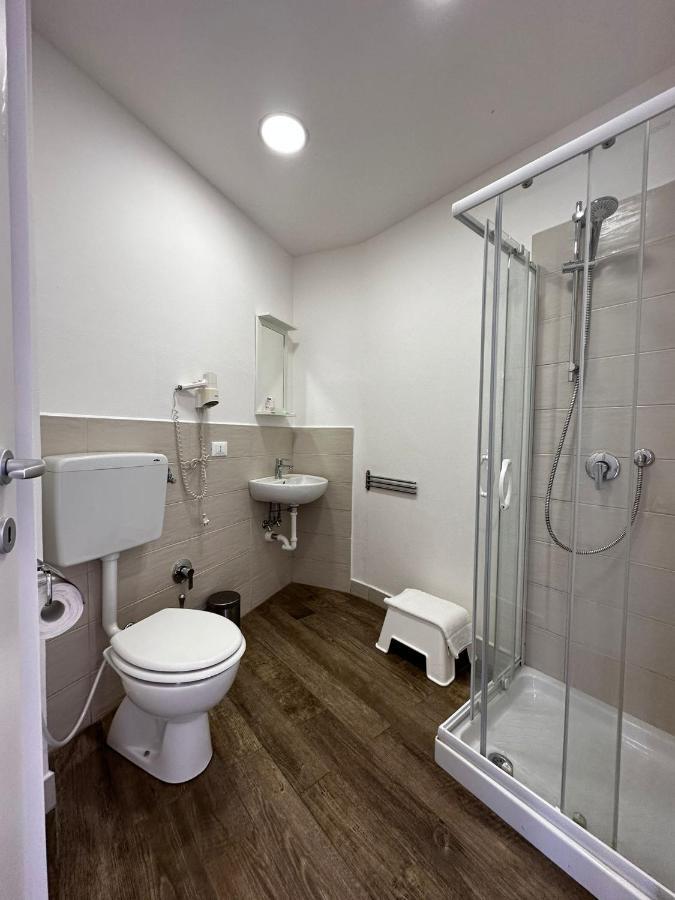 Hotel La Pineta Карара Екстериор снимка