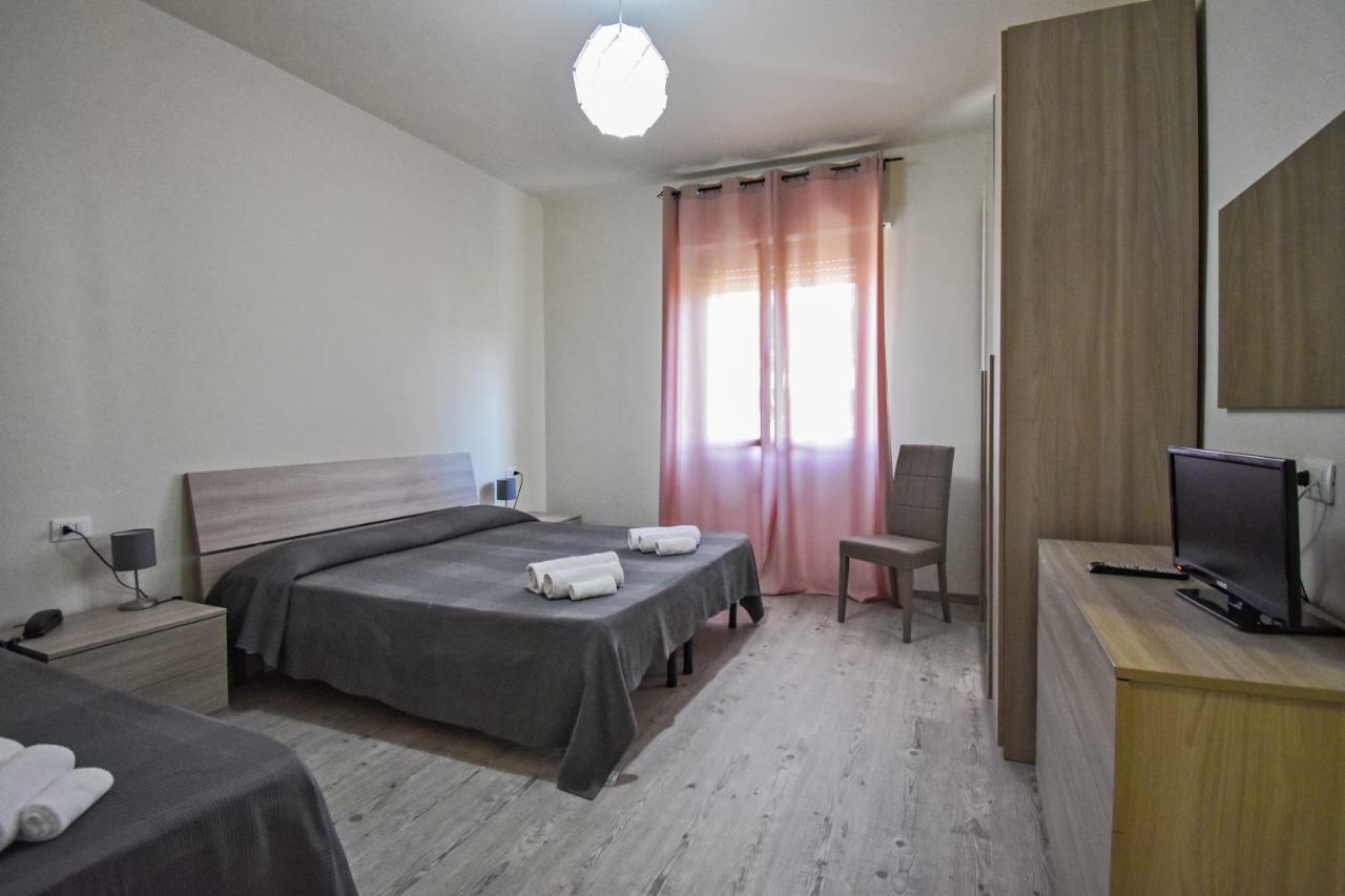 Hotel La Pineta Карара Екстериор снимка