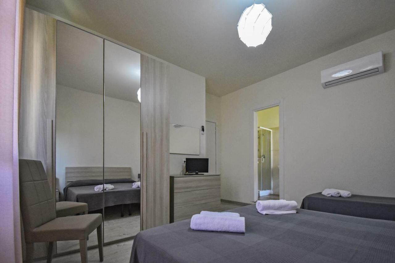 Hotel La Pineta Карара Екстериор снимка